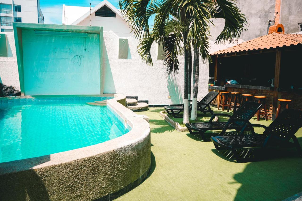Hotel Manta Beach Madrigal Exterior photo