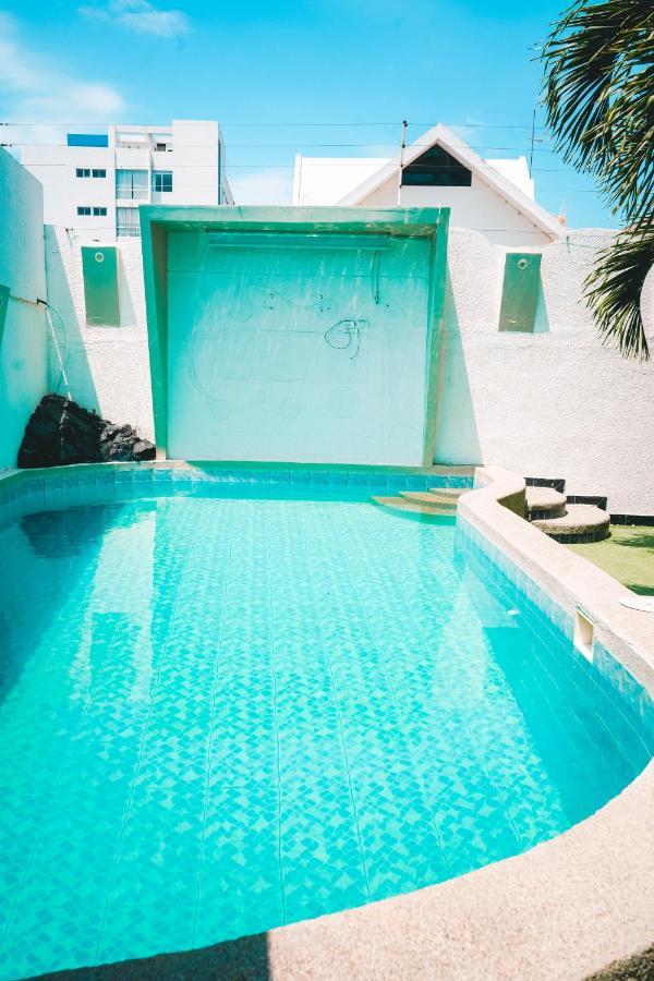 Hotel Manta Beach Madrigal Exterior photo