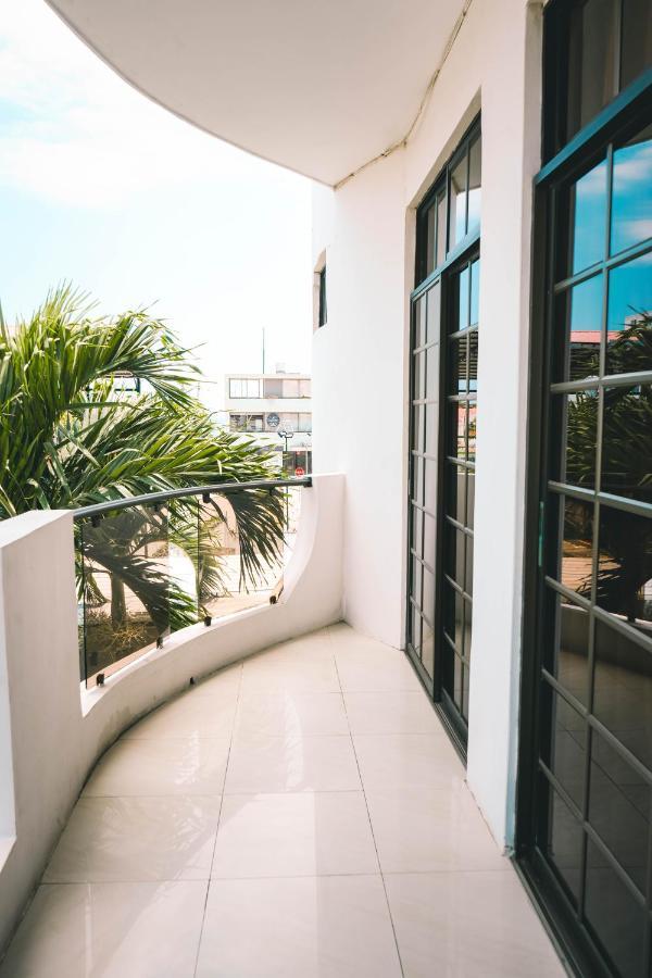 Hotel Manta Beach Madrigal Exterior photo