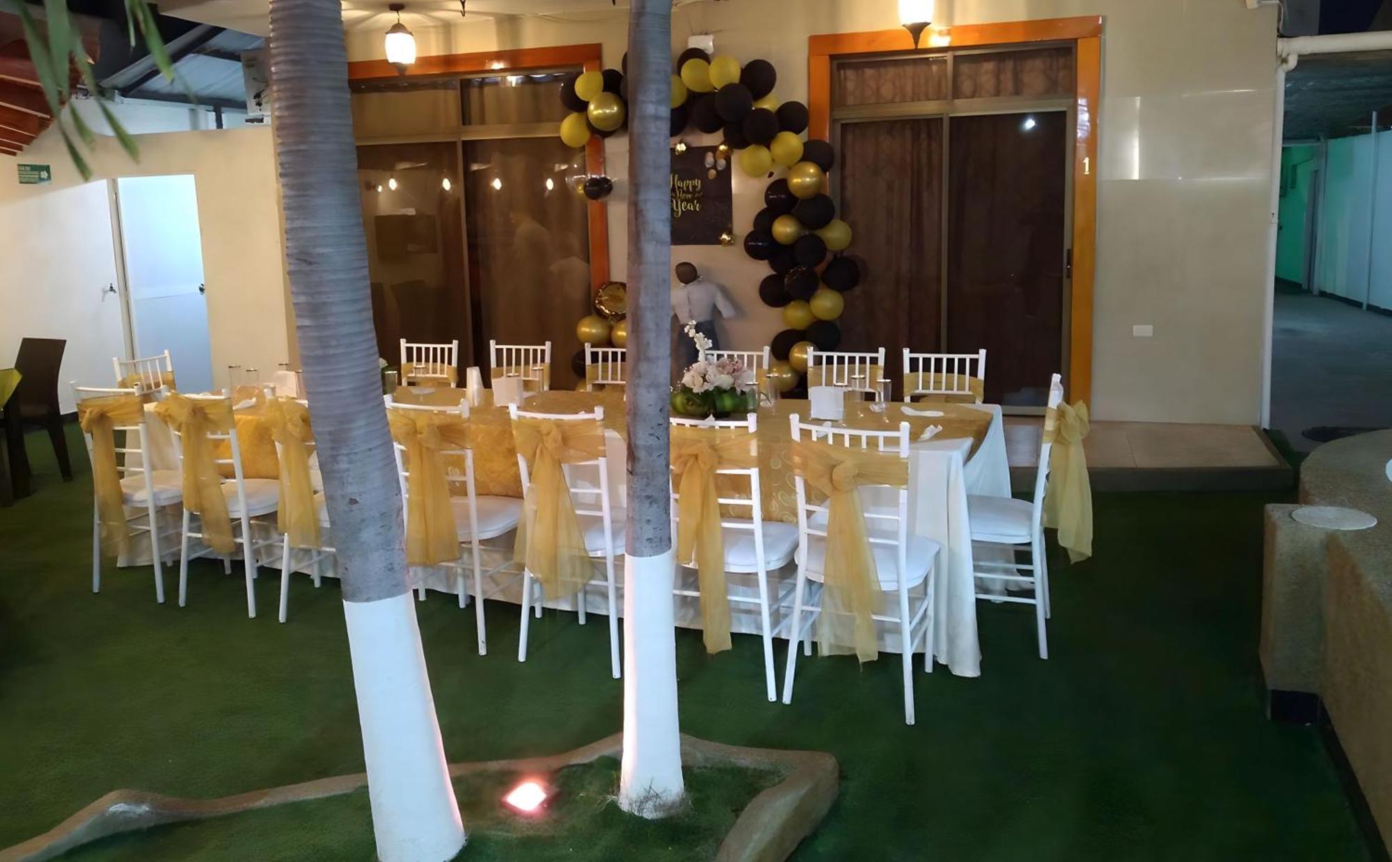 Hotel Manta Beach Madrigal Exterior photo